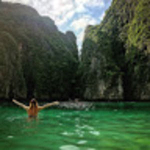 Meet your Posher, Elizabeth